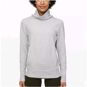 Lululemon Women's Turtleneck Sweatshirt High Lines Heather Gray, Size 6